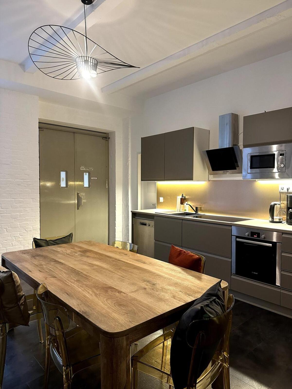 Appartement Elegant Gray In Vibrant Area 2