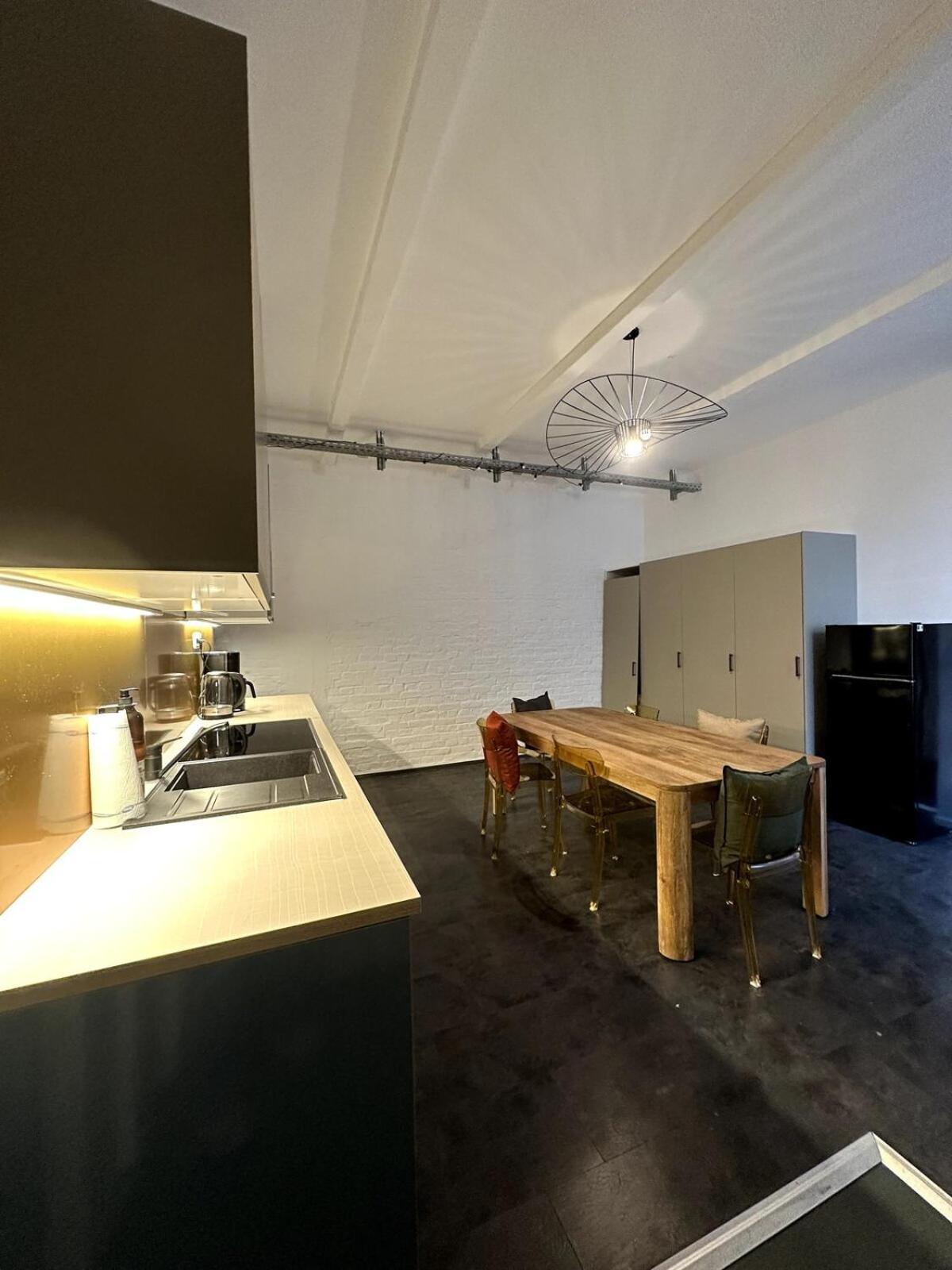 Appartement Elegant Gray In Vibrant Area 2
