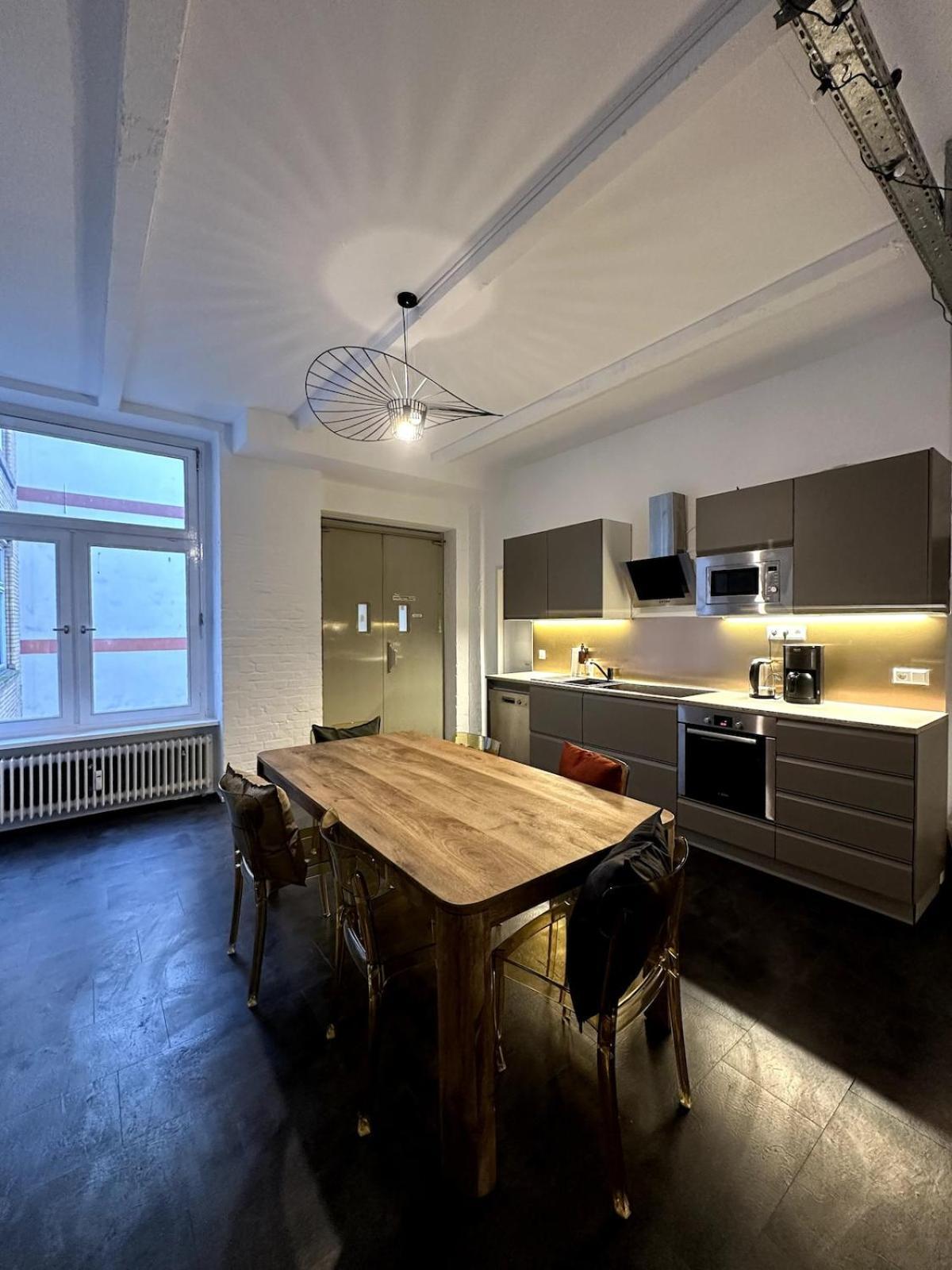 Elegant Gray In Vibrant Area 2 Berlijn