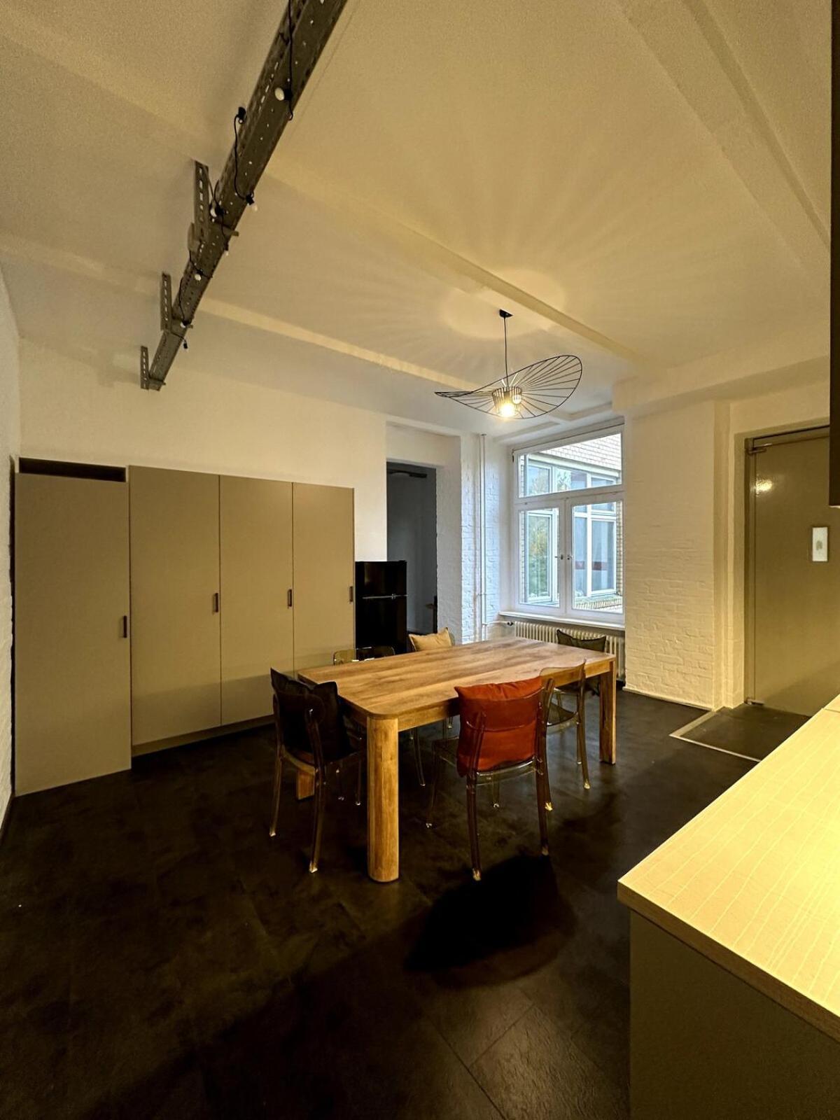 Elegant Gray In Vibrant Area 2 Berlijn